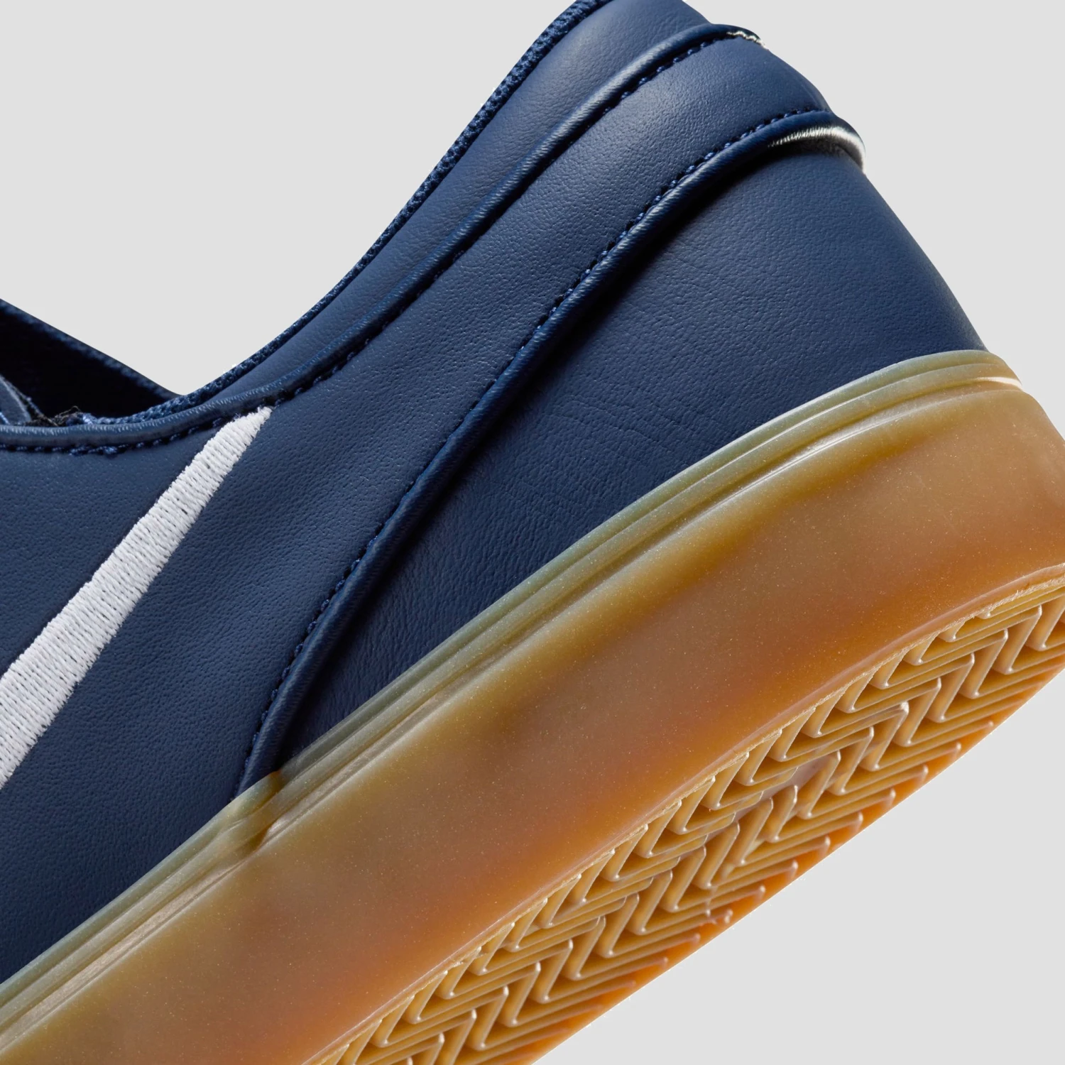 Nike SB Zoom Janoski OG+ Skate Shoes Navy / White - Navy - Gum Light Brown 8 Nike SB Zoom Janoski OG+ Skate Shoes Navy / White - Navy - Gum Light Brown - Image 8