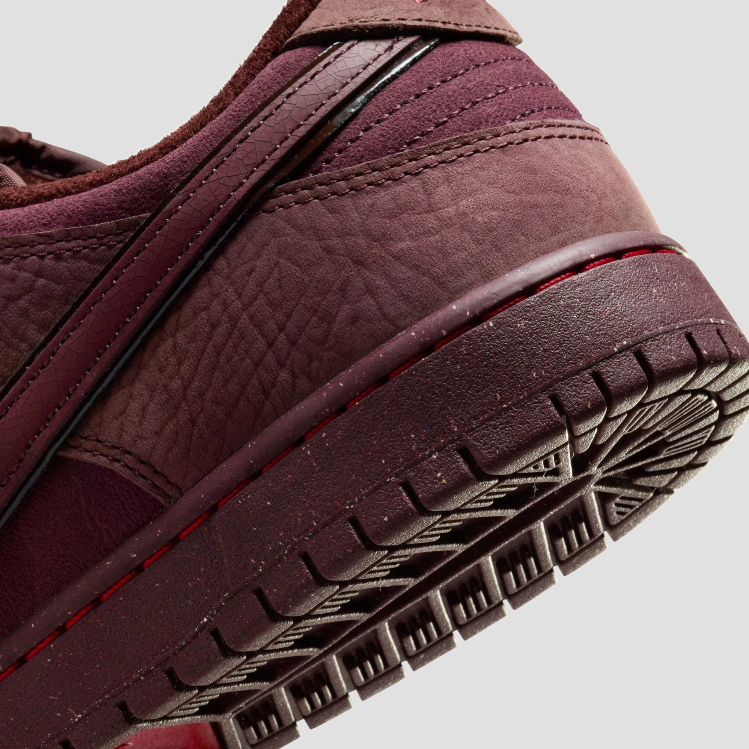 Nike SB Dunk Low Premium Skate Shoes Burgundy Crush / Dark Team Red - Earth 8 Nike SB Dunk Low Premium Skate Shoes Burgundy Crush / Dark Team Red - Earth - Image 8