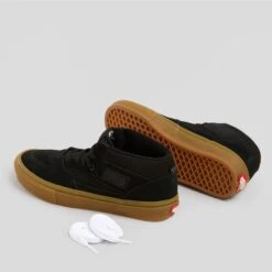 Vans Skate Half Cab Shoes Black / Gum 7 Vans Skate Half Cab Shoes Black / Gum -Slam City Shop 03 121f869f a3f0 4cf7 a20f e0386fc92ee1