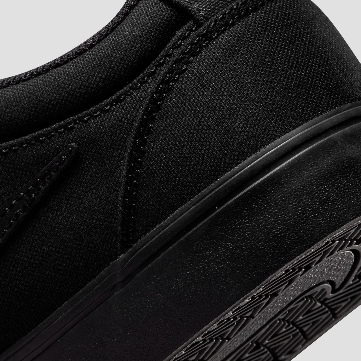 Nike SB Chron 2 Canvas Skate Shoes Black / Black - Black 8 Nike SB Chron 2 Canvas Skate Shoes Black / Black - Black - Image 8