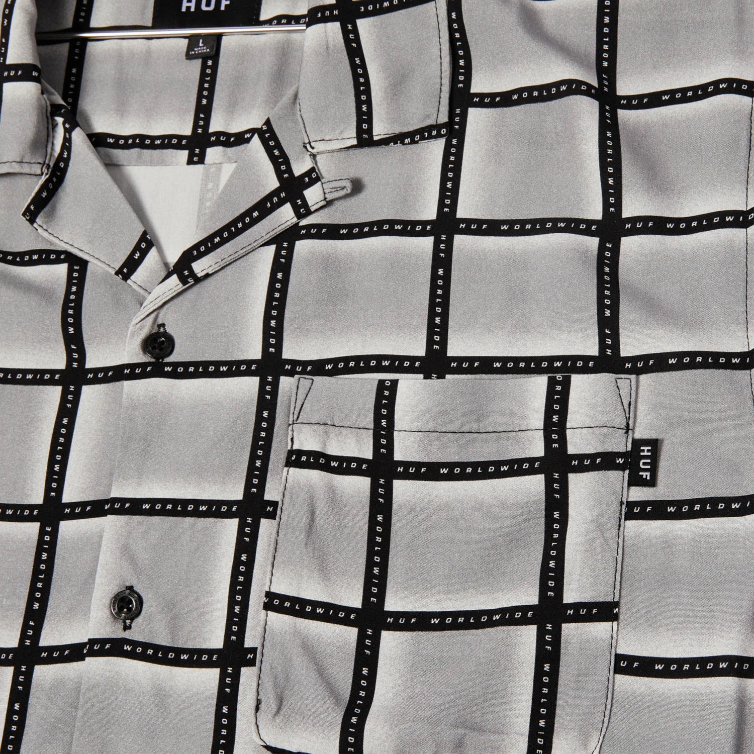 HUF Flynn Shortsleeve Resort Shirt Black 3 HUF Flynn Shortsleeve Resort Shirt Black - Image 3