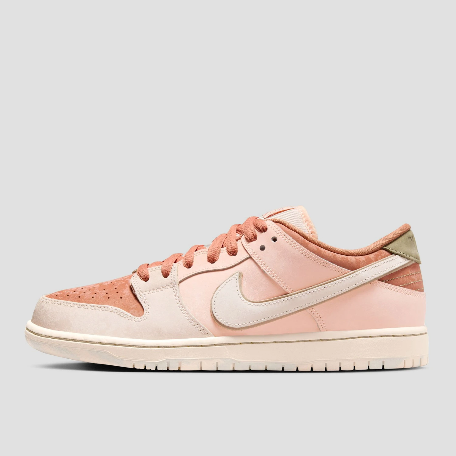 Nike SB Dunk Low Pro Premium Skate Shoes Amber Brown / Guava Ice - Crimson Tint - Hemp 5 Nike SB Dunk Low Pro Premium Skate Shoes Amber Brown / Guava Ice - Crimson Tint - Hemp - Image 5