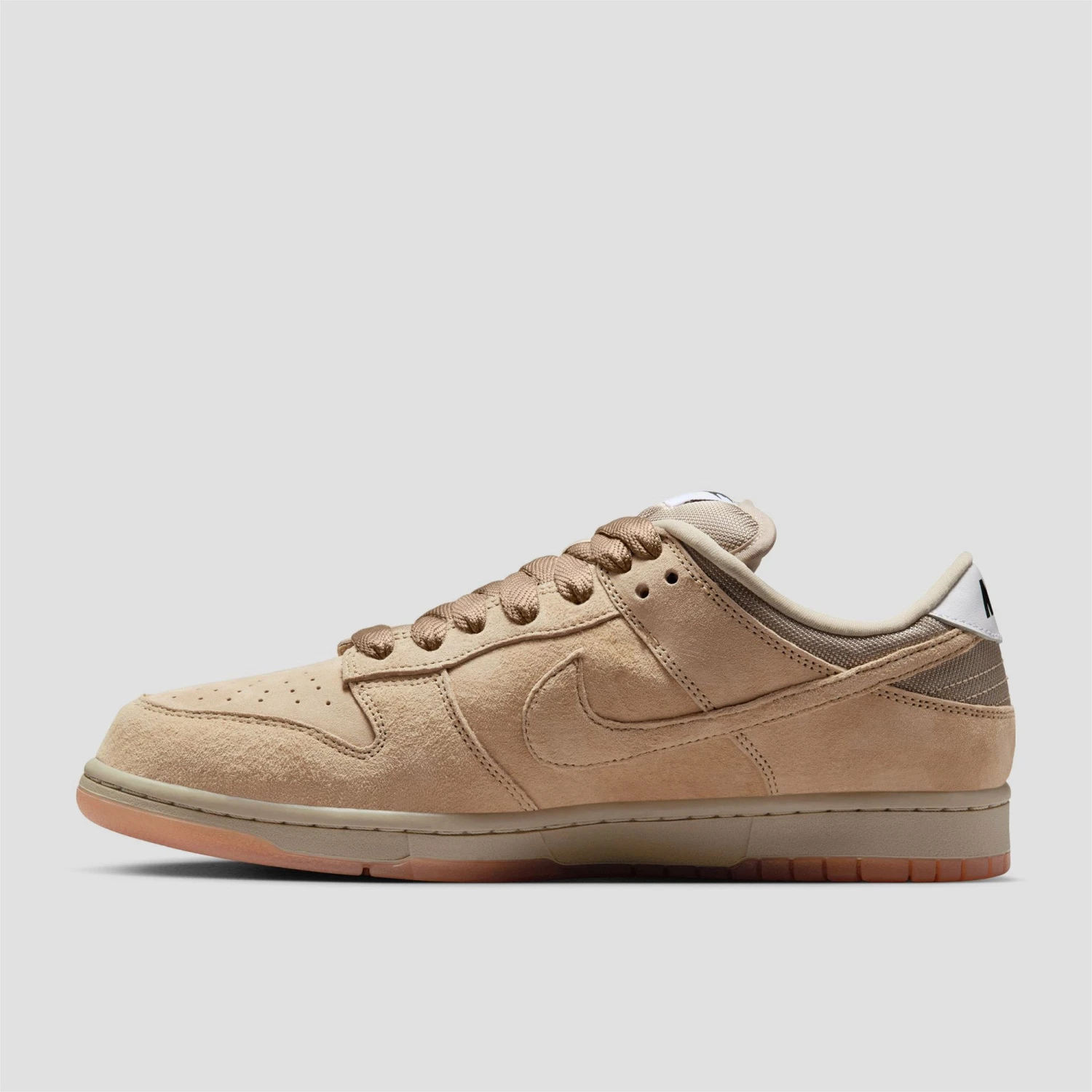 Nike SB Dunk Low Pro B Skate Shoes Parachute Beige / Parachute Beige 7 Nike SB Dunk Low Pro B Skate Shoes Parachute Beige / Parachute Beige - Image 7