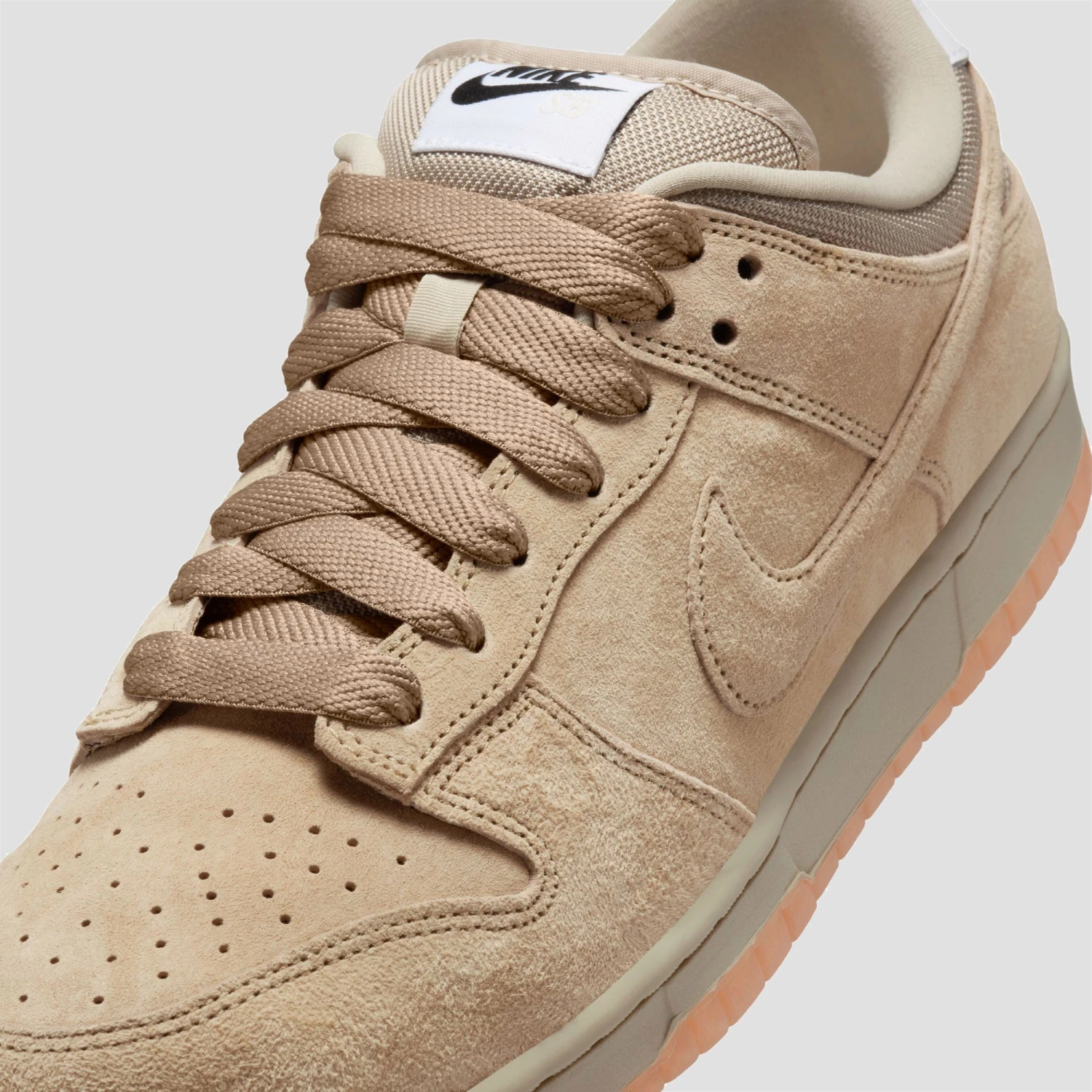 Nike SB Dunk Low Pro B Skate Shoes Parachute Beige / Parachute Beige 9 Nike SB Dunk Low Pro B Skate Shoes Parachute Beige / Parachute Beige - Image 9