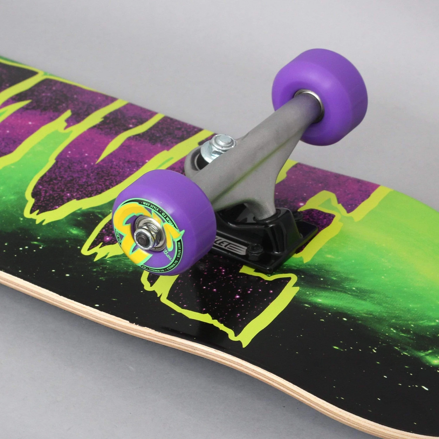 Creature 7.8 Galaxy Logo Mid Complete Skateboard Green / Purple 2 Creature 7.8 Galaxy Logo Mid Complete Skateboard Green / Purple - Image 2