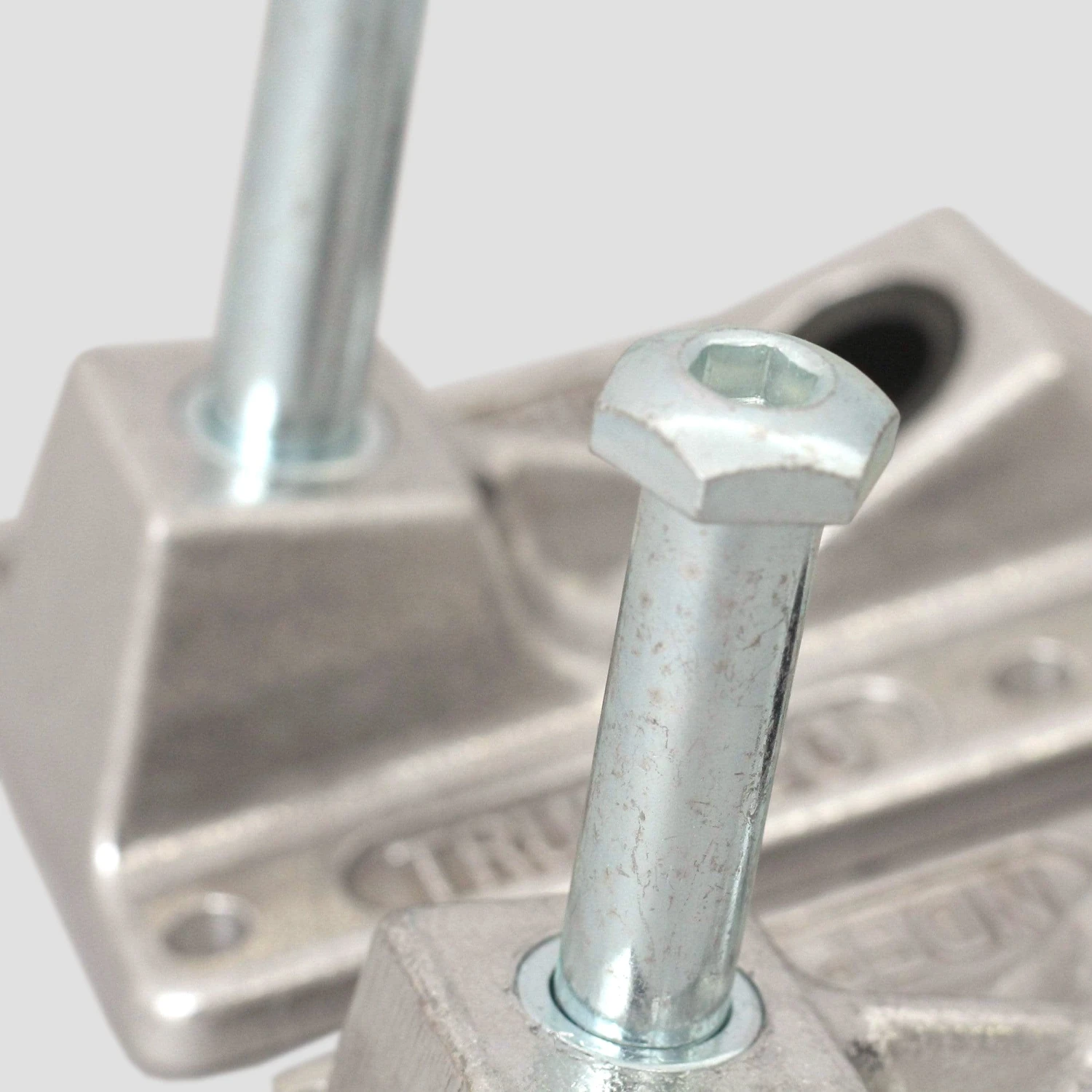 Independent Inverted Kingpin Baseplate Set 4 Independent Inverted Kingpin Baseplate Set - Image 4