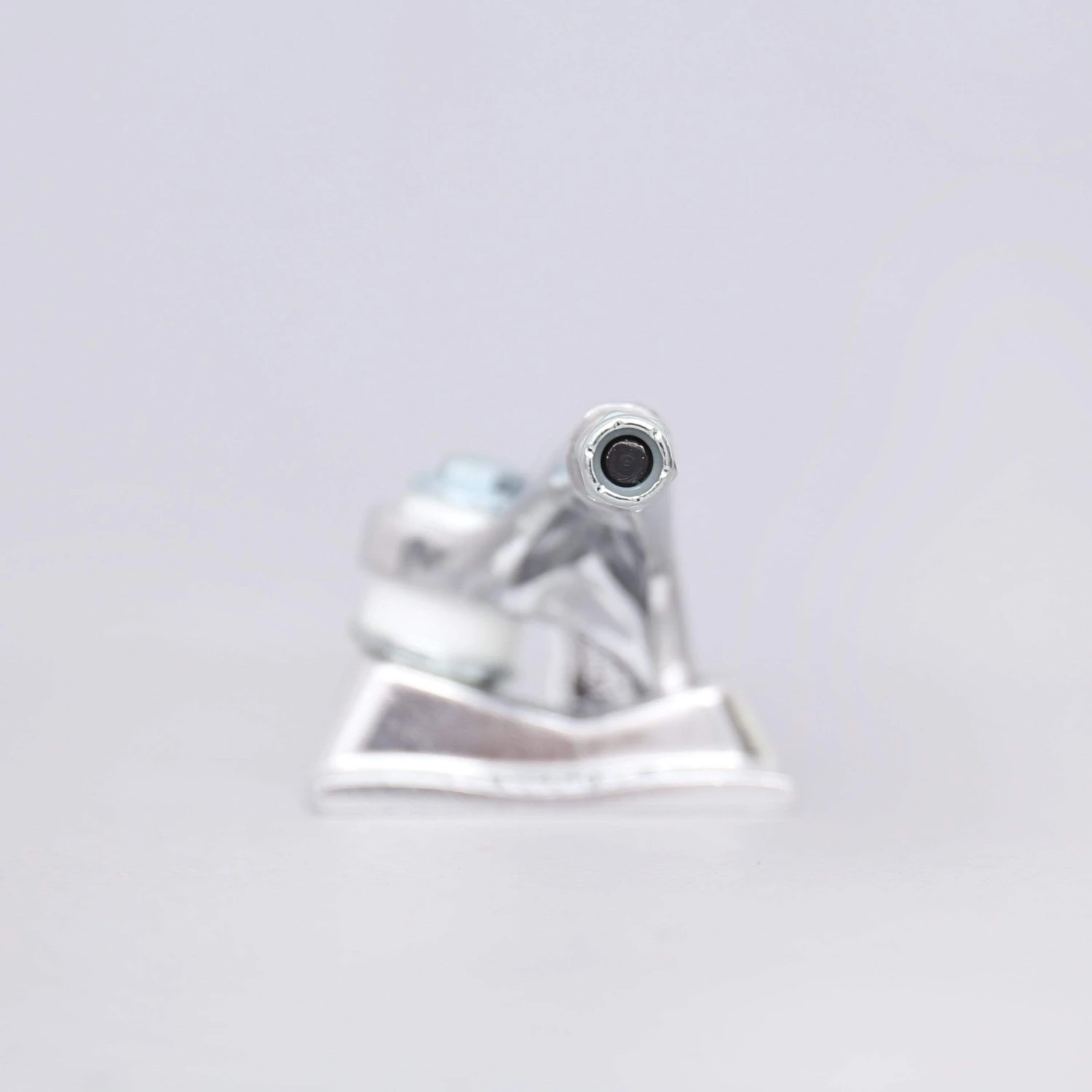 Krux 8 DLK K5 Standard Polished Skateboard Trucks Silver (Pair) 2 Krux 8 DLK K5 Standard Polished Skateboard Trucks Silver (Pair) - Image 2