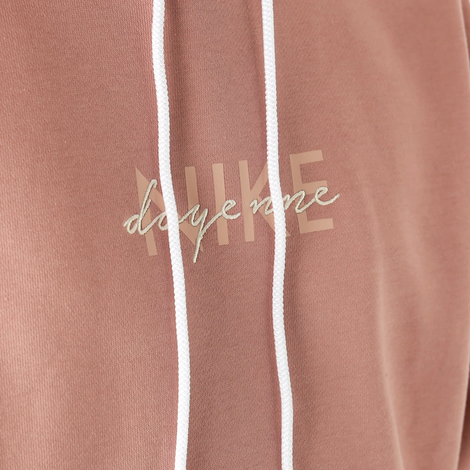 Nike SB X Doyenne Fleece Hood Fossil Rose 3 Nike SB X Doyenne Fleece Hood Fossil Rose - Image 3