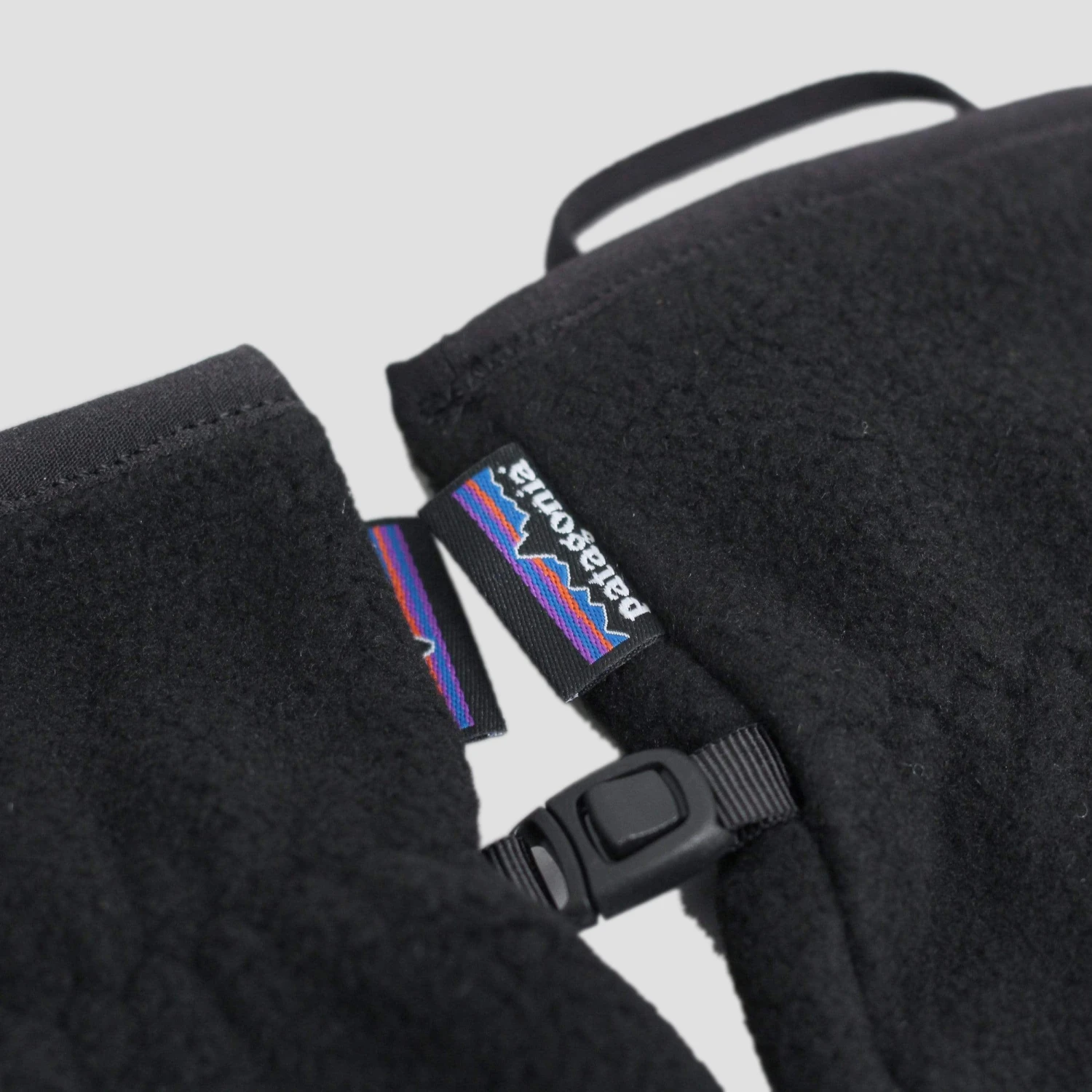 Patagonia Synchilla Gloves Black 3 Patagonia Synchilla Gloves Black - Image 3