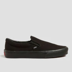 Vans Classic Slip-On Skate Shoes Black Black